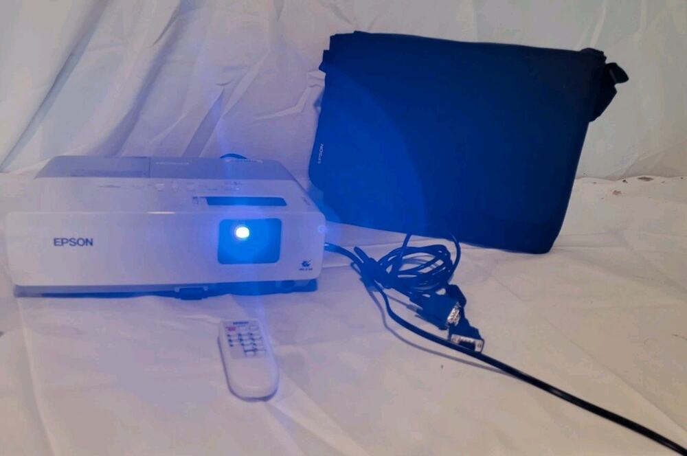 Epson PowerLite 83+ LCD Projector w/ Remote Carrying Case Power Cord VGA Tested